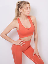 Load image into Gallery viewer, Seamless Breathable quick-drying sports running yoga suit active wear with Hook &amp; eye
