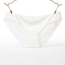 Cargar imagen en el visor de la galería, Seamless sexy mature transparent lace ice silk brief

